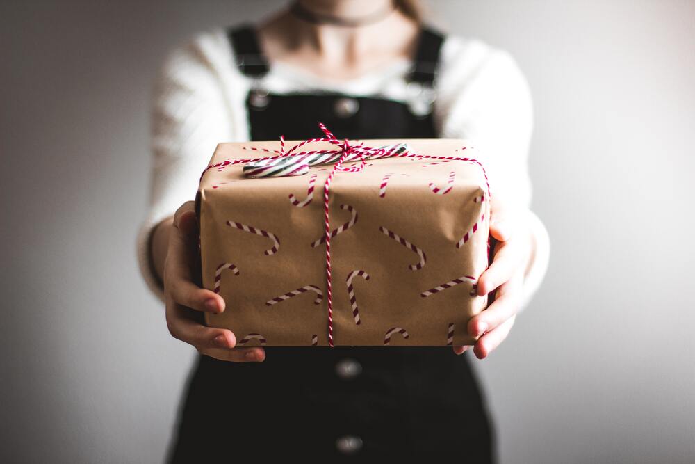 don't accept gifts as a minimalist