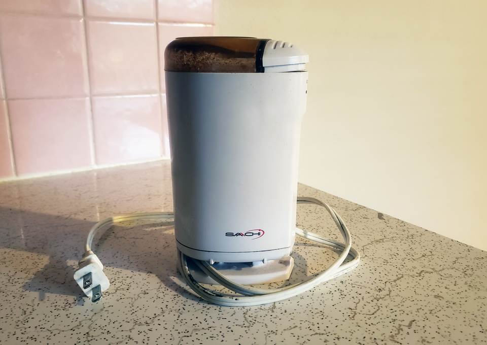 An image of a spice grinder that I got rid of during my declutter