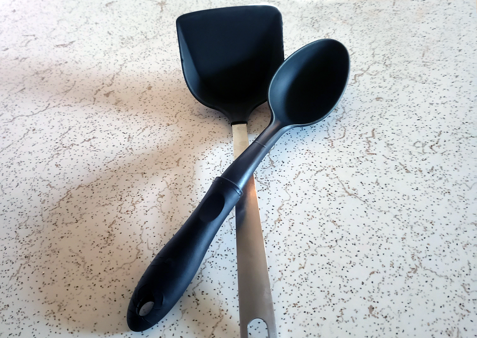 An image of a plastic spoon and spatula that I got rid of during my declutter